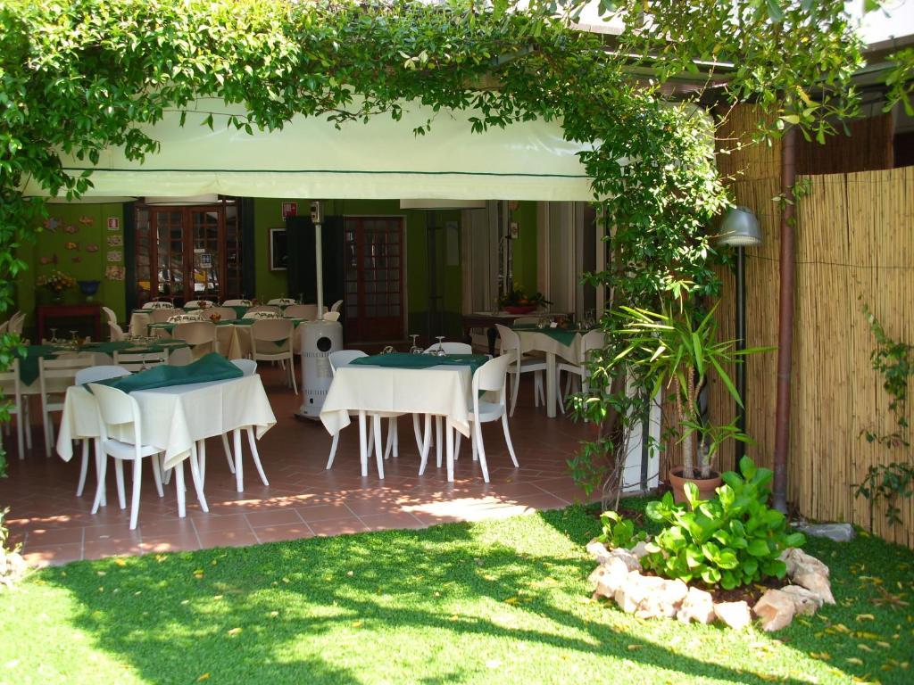 Bocca di Magra Hotel Sette Archi מראה חיצוני תמונה