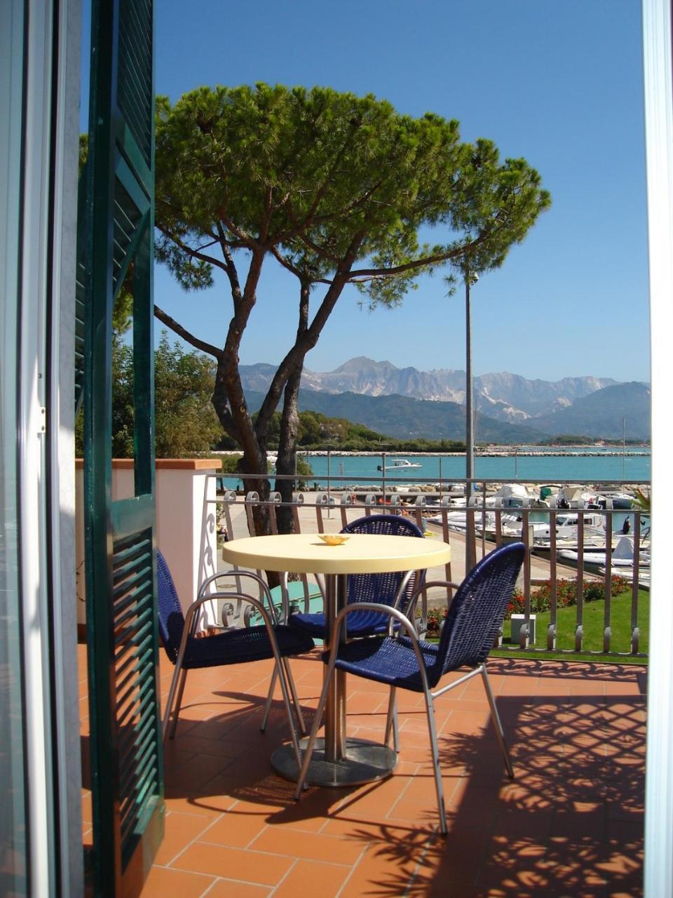 Bocca di Magra Hotel Sette Archi מראה חיצוני תמונה